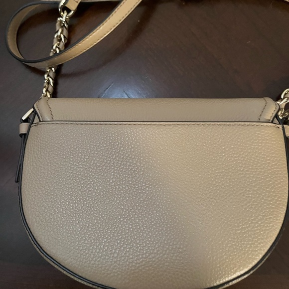 COPY - Michael Kors crossbody bag. Taupe with chain details on strap. - Picture 8 of 9